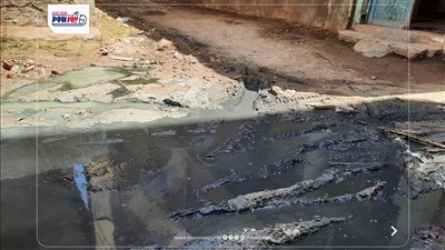 البيوت هتقع علينا.. أهالي قرية دير أبو حنس بالمنيا يستغيثون من انتشار الصرف