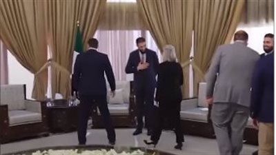 بالفيديو.. الرئيس السوري ووزير داخليته يرفضان مصافحة عضوة بالكونجرس الأمريكي