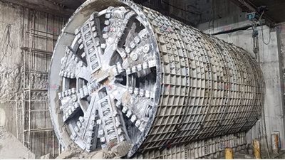 وصول ماكينة حفر أنفاق الخط الرابع للمترو إلى محطة المتحف المصري الكبير| صور