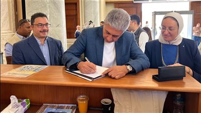 وزير السياحة يتفقد المتحف اليوناني الروماني ويعلق على سيناريو العرض 