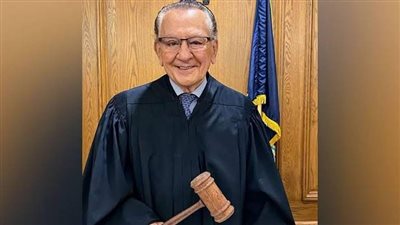 بعد وفاته عن عمر 88 عاما.. معلومات عن القاضي الرحيم فرانك كابريو 