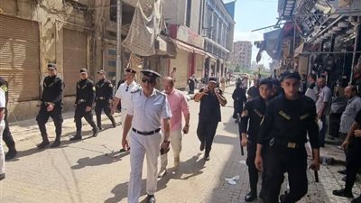 المحلة تستعيد شوارعها.. حملة أمنية تزيل الإشغالات من شارع العباسي