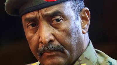 وسط أنباء عن محاولة انقلاب... البرهان يدخل في 