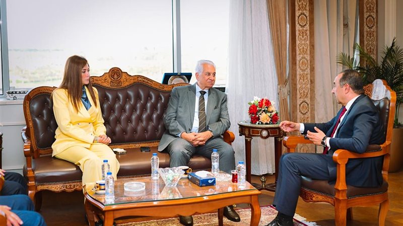 وزير قطاع الاعمال