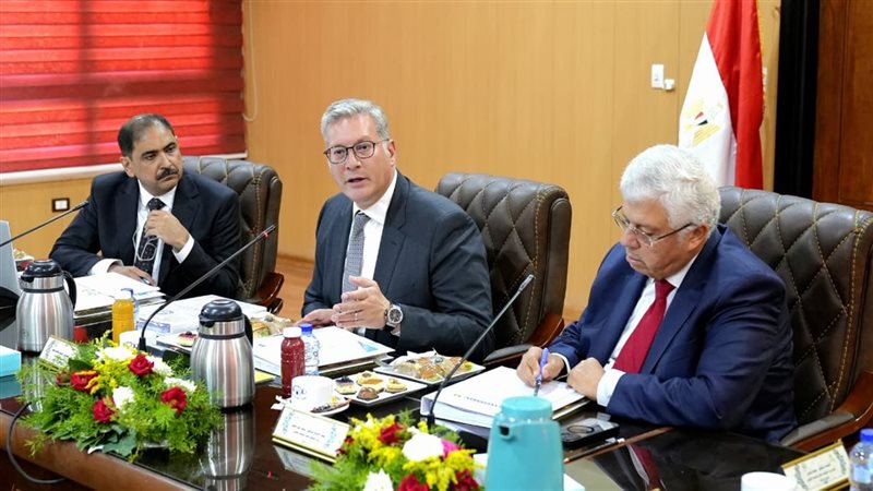 وزير البترول