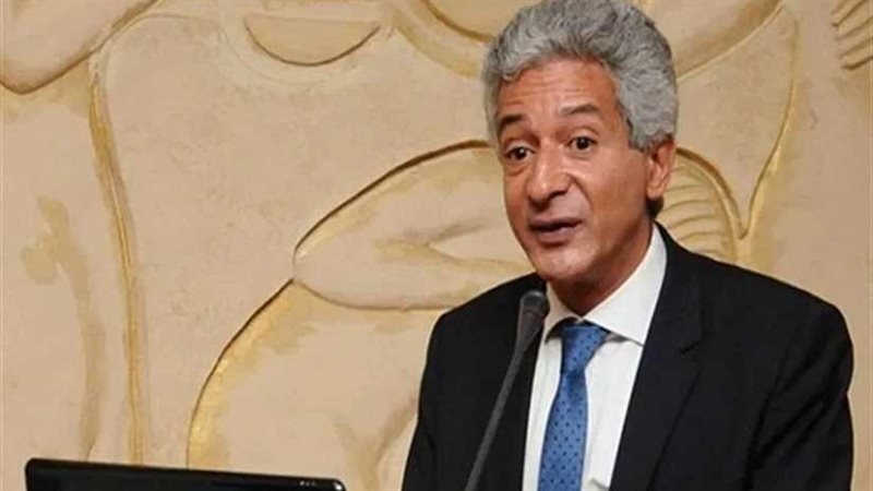 الدكتور علاء عز
