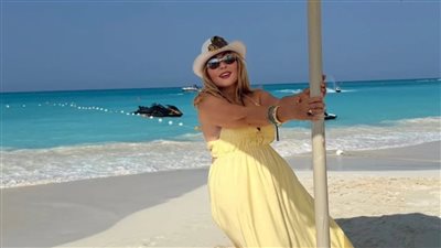 إجازة صيفية مع إطلالة ساحرة.. كيف تحافظ نادية الجندي على شبابها ورشاقتها؟