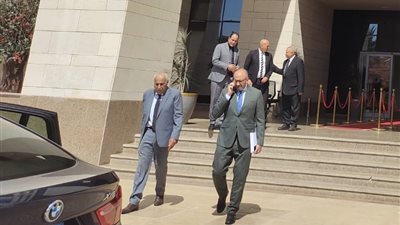 وزير الإسكان يحيل قضية أرض الزمالك إلى مجلس الوزراء بعد اجتماع مطول