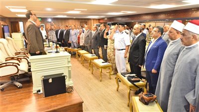 محافظ أسيوط خلال المجلس التنفيذي: إعادة تشغيل المحاجر وإنشاء مصانع جديدة