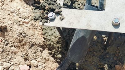 تركيب وتشغيل 324 عمود إنارة يعمل بالطاقة الشمسية ضمن الخطة الاستثمارية الجديدة