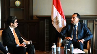 على هامش مشاركته في قمة 