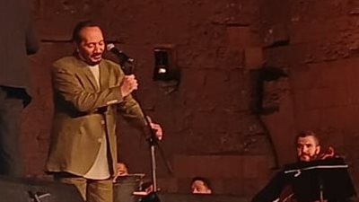 علي الحجار يختتم حفله في مهرجان القلعة بميدلي أغاني وطنية