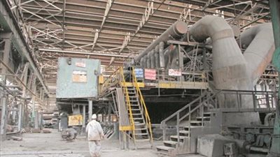 الحكومة تدرس إعادة تشغيل مصنع الحديد والصلب بحلوان بخطة جزئية.. ما العائد ؟