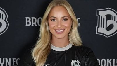 فرصة تناول العشاء معها.. أجمل لاعبة في العالم تقدم عرضا لمتابعيها ما القصة؟