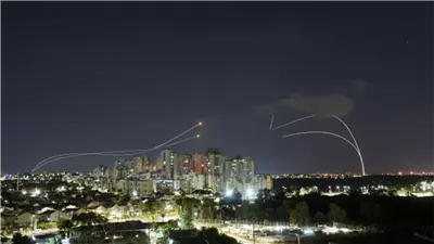 صفارات الإنذار تدوي في تل أبيب بعد إطلاق مسيّرة من اليمن  