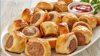 معجنات بف باستري بالنقانق في 15 دقيقة.. وصفة سريعة لعزوماتك المفاجئة