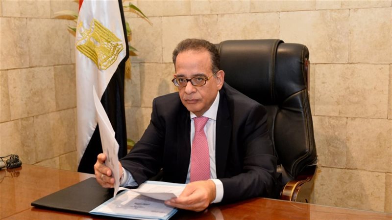 طارق عبد العزيز