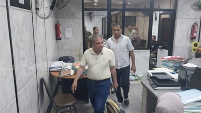 رئيس مركز ومدينة الزقازيق يتابع سير العمل بالمركز التكنولوجي وملفات التصالح