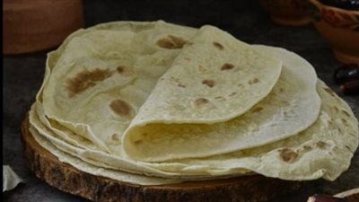فطار اليوم سيناوي..«الفراشيح» البدوية خبز الصحراء الذي يصنع بهجة المائدة 