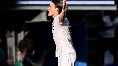 بطل الاسكوديتو  .. نابولي يتقدم على ساسولو بهدف في الشوط الأول