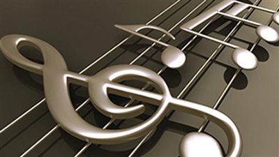 حكم الغناء والموسيقى في الإعلانات.. دار الإفتاء توضح