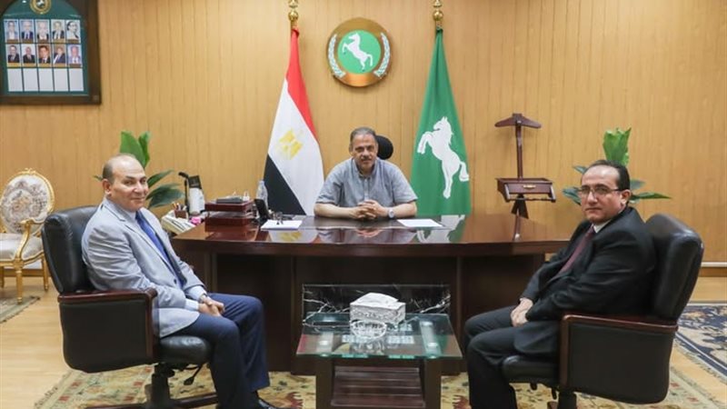 محافظ الشرقية يستقبل
