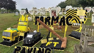 نعش ذهبي وقبر رخامي.. أول جنازة بريطانية بموكب سيارات فارهة