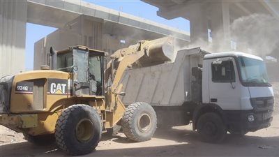  رفع 500 طن مخلفات أسفل محور الفريق كمال عامر ومحيط مستشفى بولاق 