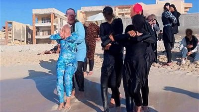 بعد التصريح بالدفن.. خروج جثامين ضحايا شاطئ أبو تلات من مستشفى العامرية