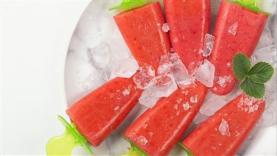 طريقة عمل آيس كريم البطيخ بطرق سهلة وصحية ولذيذة في المنزل 