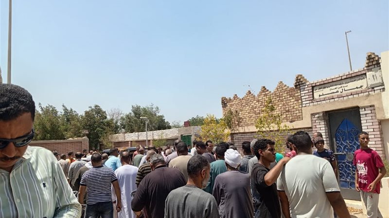 جانب من تشييع الجنازة