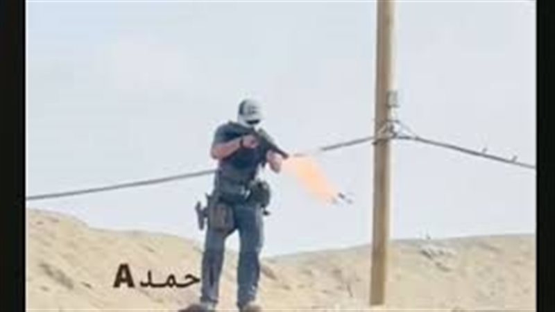 جندي أمريكي يطلق