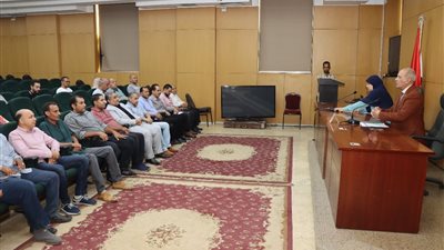 سكرتير عام بني سويف يبحث سبل تعزيز الاستثمار ومراجعة الشكاوى الحكومية الموحدة 