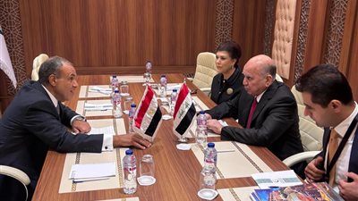 وزير الخارجية ونظيره العراقي يؤكدان أن تعزيز التعاون يمثل أولوية لدى البلدين