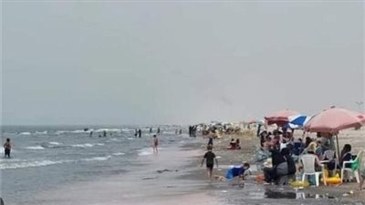 احترسوا الغرق.. مدينة جمصة ترفع حالة الطوارئ وتحذر من التوغل في مياه البحر