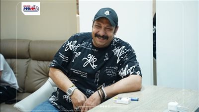 محمد ثروت: المسرح نقطة انطلاقتي نحو النجومية وتعلمت الارتجال من سمير غانم