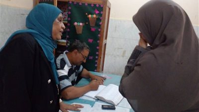 فرق المتابعة ببني سويف تواصل متابعتها لمدارس الإدارات التعليمية