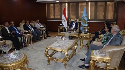 وزيرة البيئة بتحويل قش الأرز إلى أسمدة عضوية            