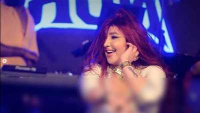 الراقصة «فراولة» تحت مجهر الأمن.. حركات وإيحاءات تخالف القيم