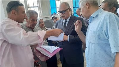 محافظة الجيزة تتابع تقنين أراضي أملاك الدولة وتحرر عقود للمستحقين