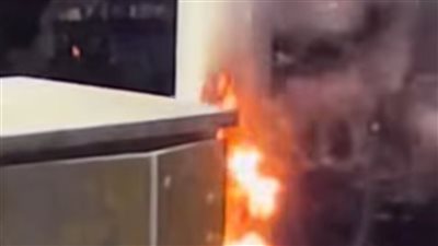 في مشهد بطولي.. أهالي الأقصر يشاركون في إطفاء حريق أحد أعمدة الإنارة