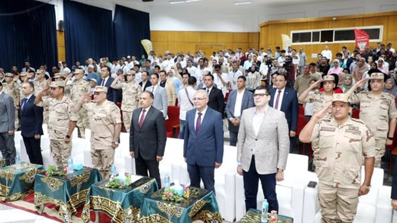 محافظ الشرقية يشهد