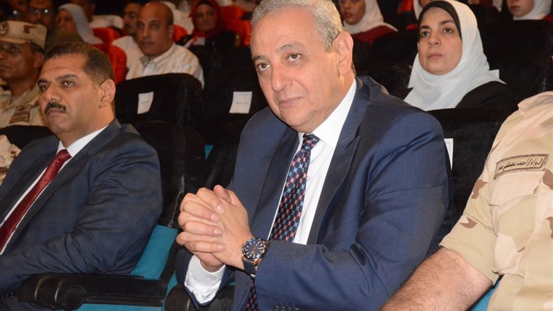 محافظ الغربية أثناء