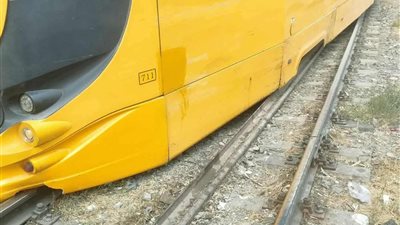 خروج ترام الرمل بالإسكندرية عن القضبان.. والركاب يفرون من النوافذ