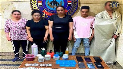 بتهمة استقطاب راغبي المتعة وتقديم خدمات مشبوهة.. حبس 5 متهمين في زايد    