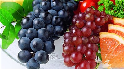 فوائد العنب للصحة: يقوي المناعة ويعزز الحيوية ويقاوم الشيخوخة