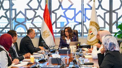 وزيرة البيئة: ضرورة الحد من تأثير زعانف الغوص على الشعاب المرجانية