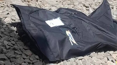 دماء على السكة الحديد.. مصرع شاب أسفل عجلات القطار بديروط  