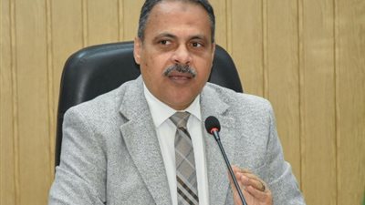 لغيابهم عن العمل.. محافظ الشرقية يُحيل عدد من العاملين للتحقيق بمركز أبو حماد