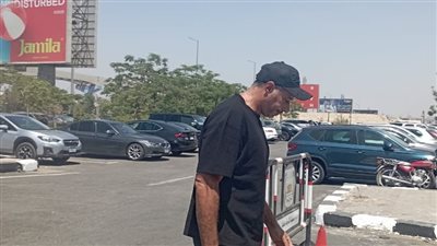 منهم أحمد السعدني .. نجوم الفن يشاركون في تشييع جنازة المنتج طارق صيام|صور